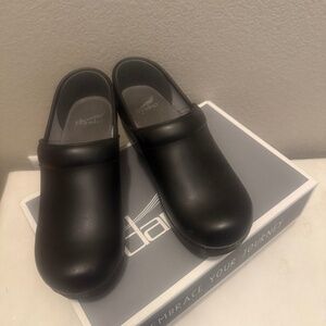 Dansko size 37